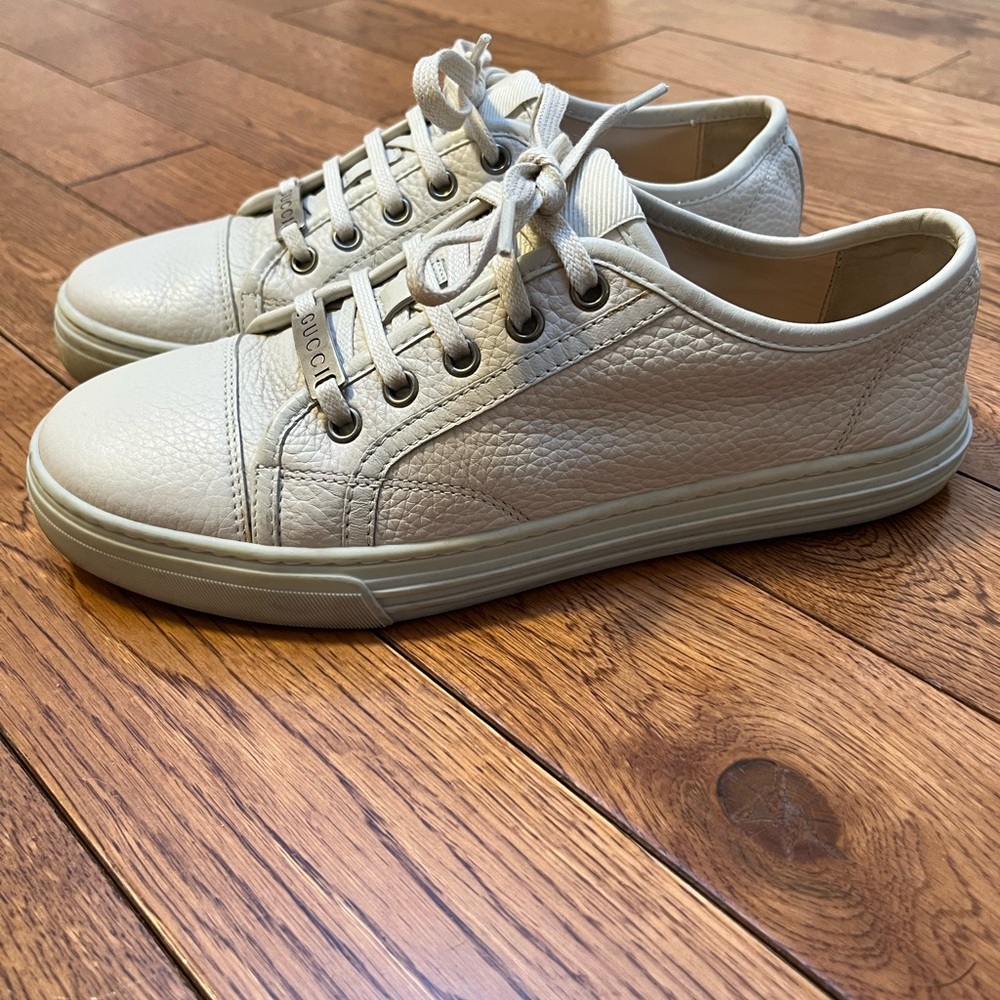 Woman’s GUCCI sneakers